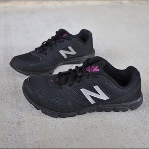 New Balance 635 Black Lightweight Running Shoes